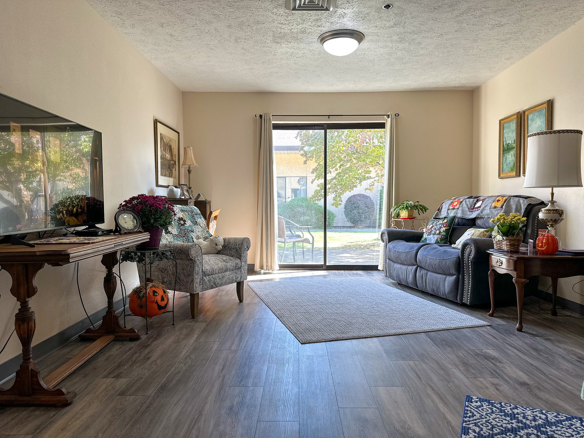 Each residence at Royal Plaza of Olympus is thoughtfully laid out to support senior living