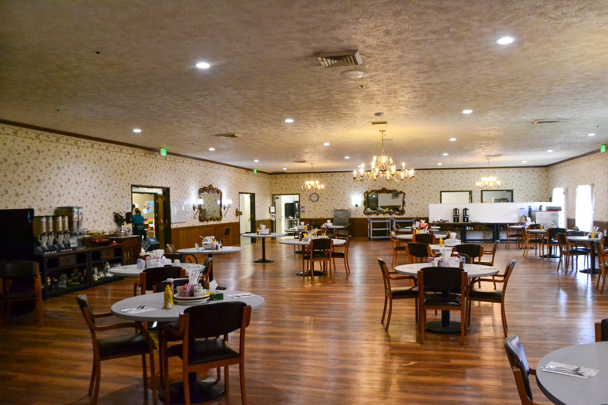 Good food and good company are at the heart of a happy life at Royal Plaza in Lewiston ID